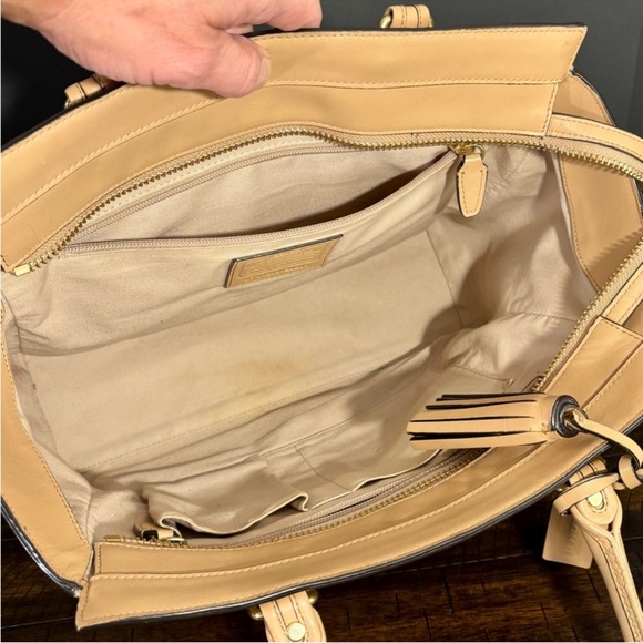 Vintage Coach Leather Legacy Bag EUC - Picture 9 of 13